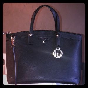 Excellent Condition Henri Bendel Purse